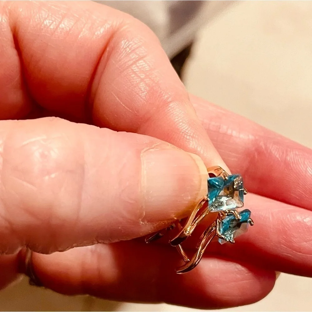 🌟HP🌟 BLUE TOPAZ CZ 18K Gold Plated Leaver Back Earrings Anniversary Gift